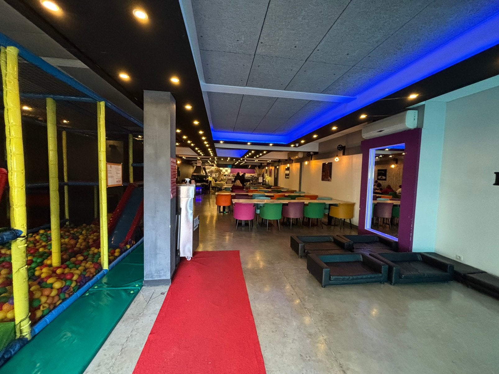 Restaurant BBQ à reprendre – 300 m² équipé !, Articles professionnels