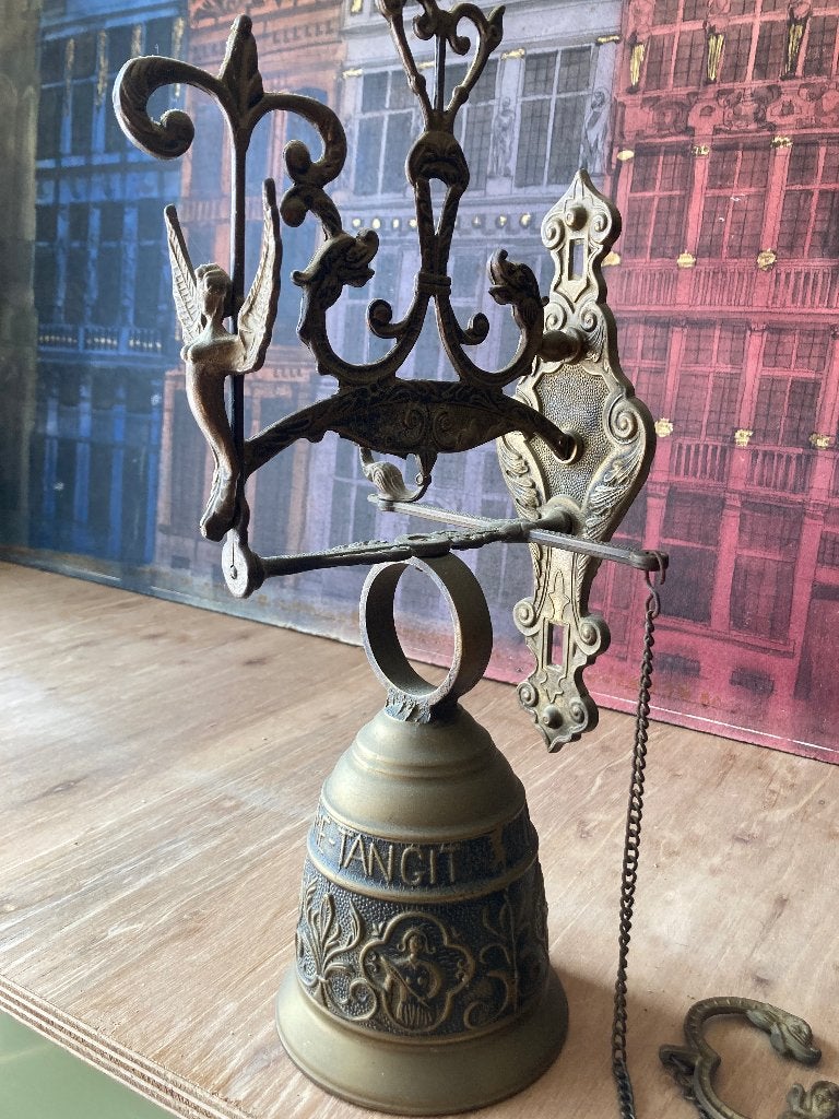 Vintage kloosterbel, Ophalen