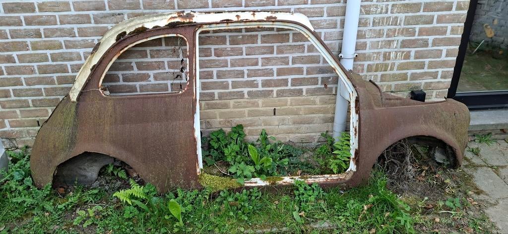 Fiat 500 door midden gezaagd als tuin decoratie, Auto-onderdelen, Ophalen, Fiat