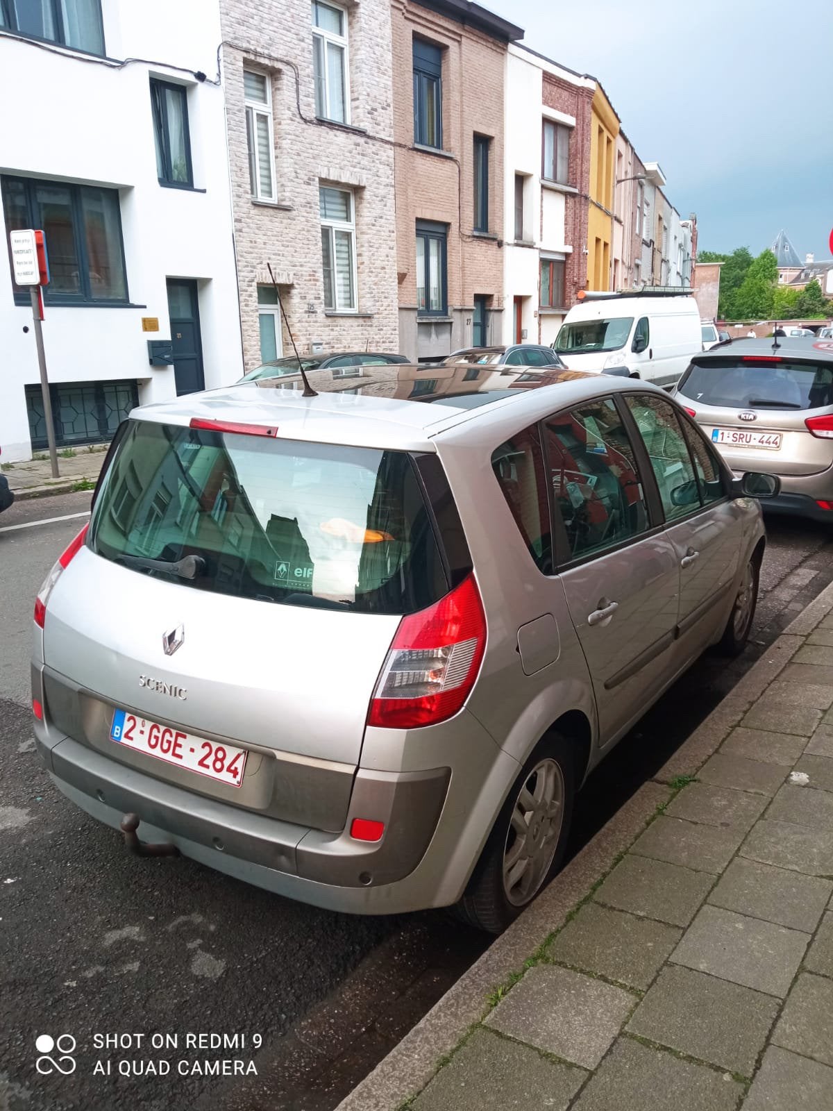 Renault Scenic 2005 benzine – rijdt goed – 250.000 km, Auto's, 4 deurs, Zwart, 7 zetels, Handgeschakeld