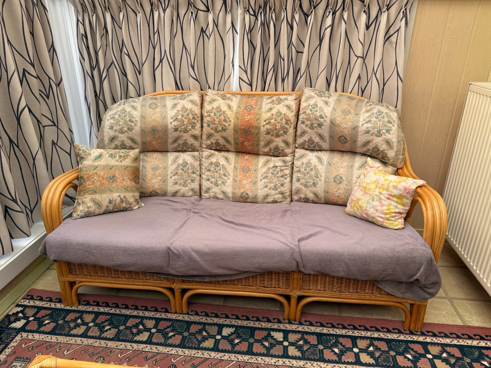 zetel 3 zit en 2x1 zit en salontafel gratis ophalen, Huis en Inrichting, Ophalen, Gebruikt, Riet met stoffe kussens