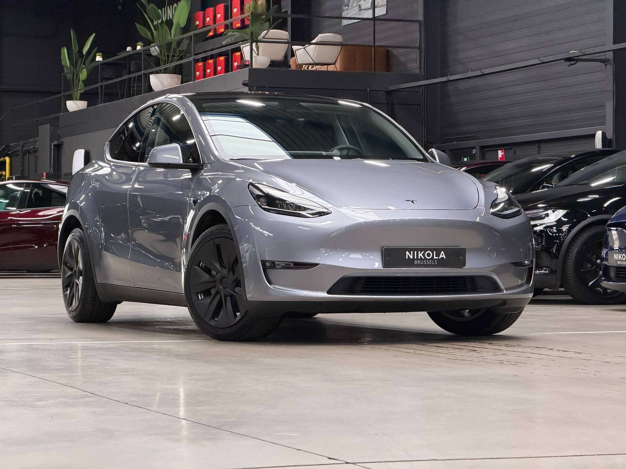 Tesla Model Y LONG RANGE - ALL WHEEL DRIVE - AUTOPILOT, Autos, 378 kW, Argent ou Gris, Achat, Ordinateur de bord