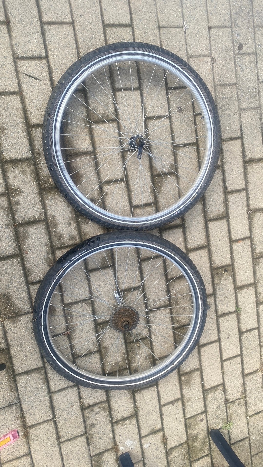 2 platte fietsbanden, Ophalen, Gebruikt, Band
