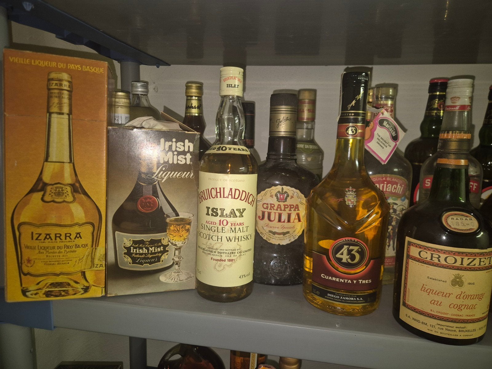 whisky, cognac, grappa, likeuren, etc. 40 flessen