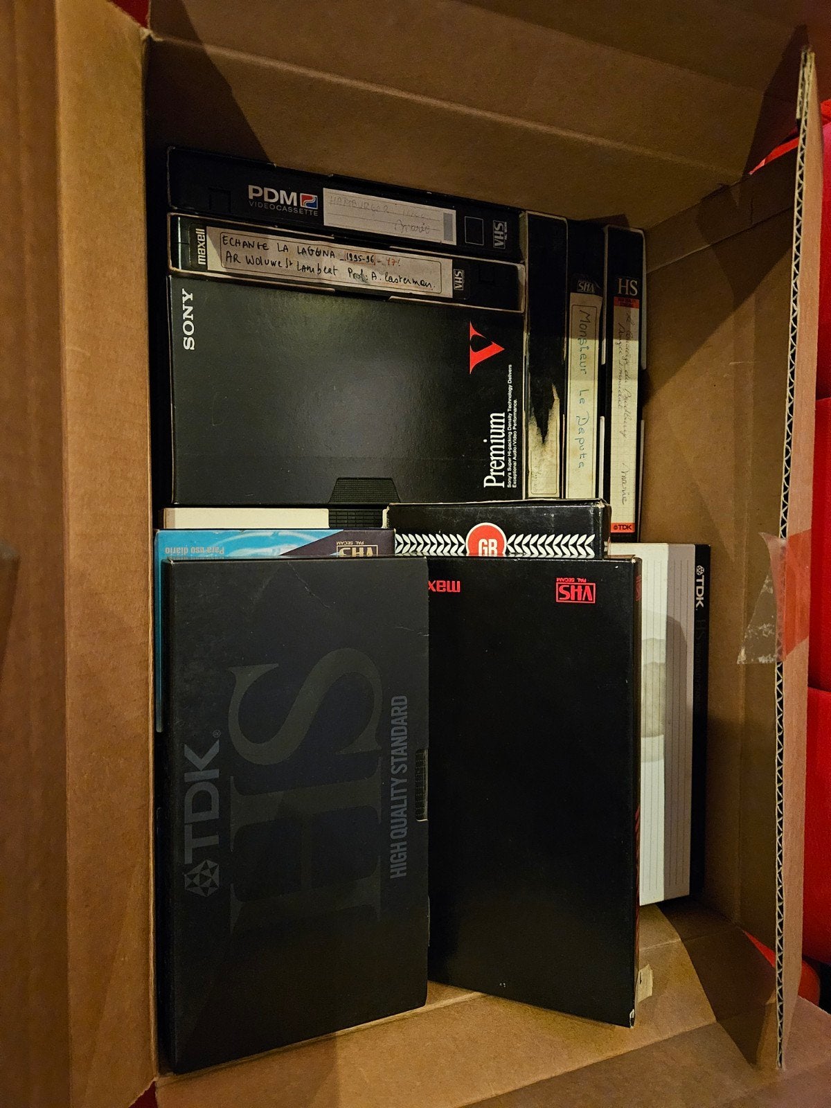 Cassettes, Enlèvement