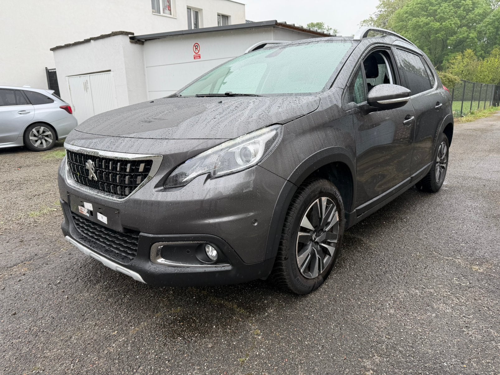 Peugeot 2008 / 1.2 Benzine / Euro 6d / 41.000 !!, Autos, Argent ou Gris, Achat, Entreprise, Boîte manuelle