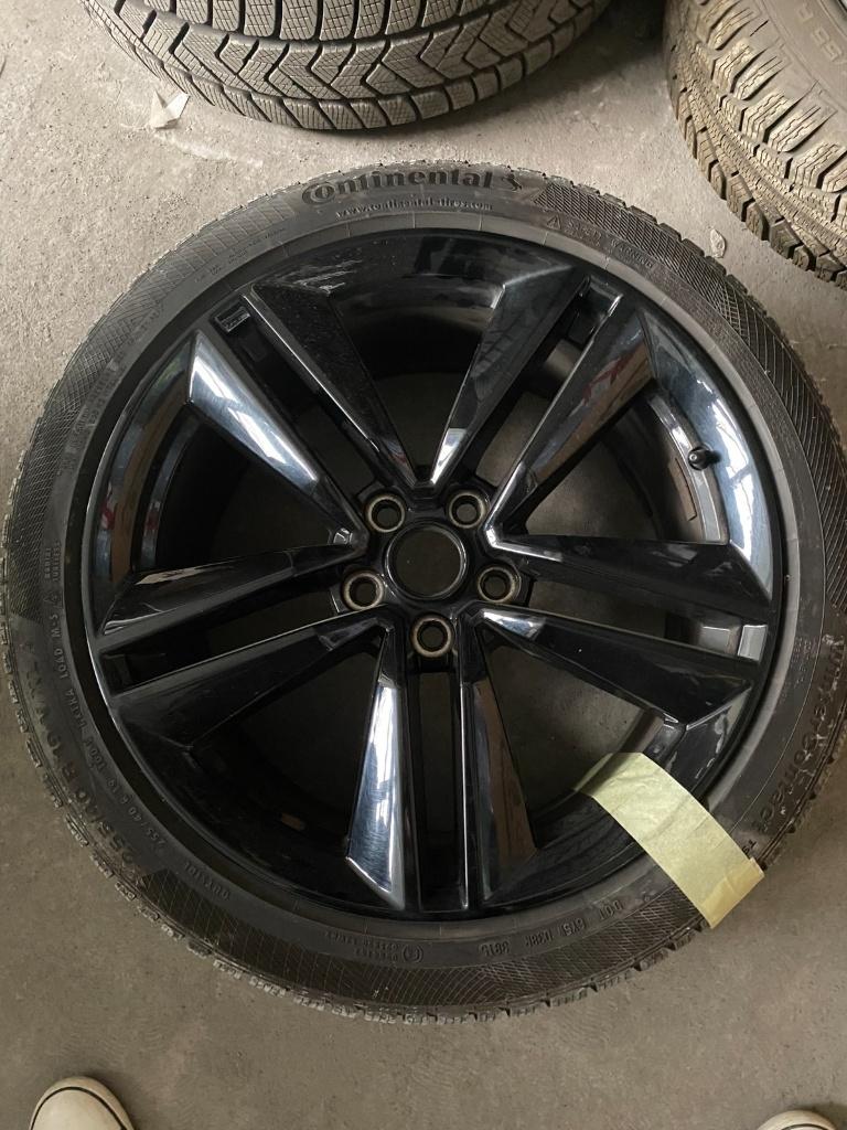 Continental Winterbanden op zwarte velgen, Auto-onderdelen, Banden en Velgen, Velg(en), Winterbanden, 19 inch, 255 mm, Personenwagen