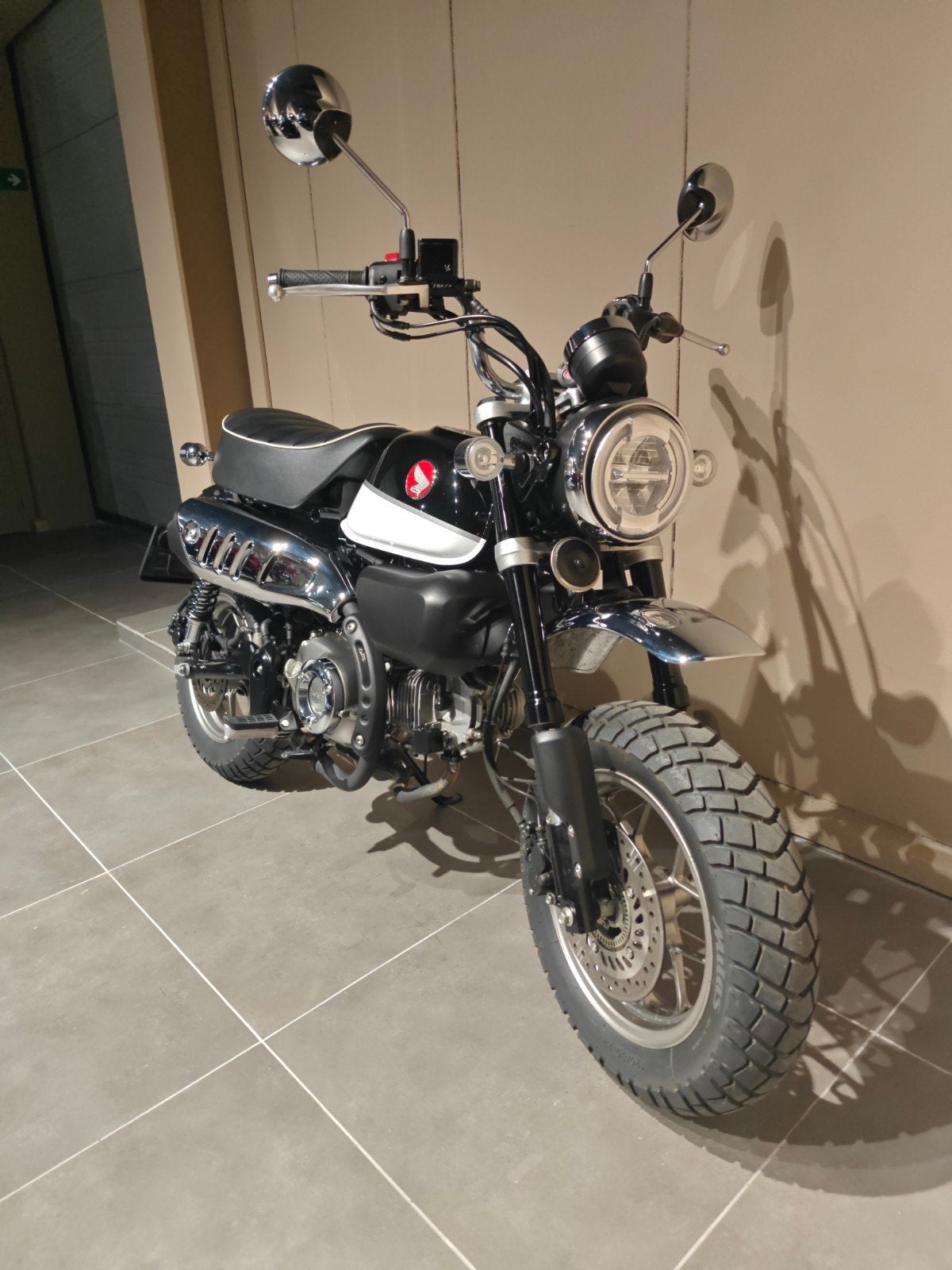 Honda Monkey 125, Motoren, Scooter, 125 cc, 11 kW of minder, Handgeschakeld
