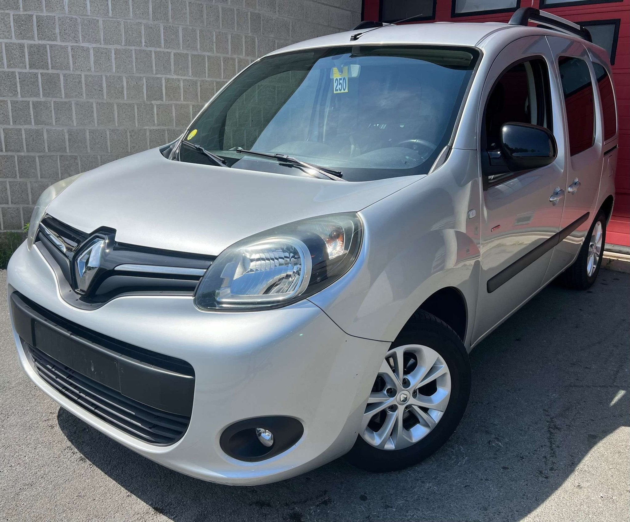 Renault Kangoo 1.5 dCie Limited + CLIM + 5 PLACES (bj 2014), Auto's, Euro 5, 4 cilinders, Bedrijf, Overige carrosserie