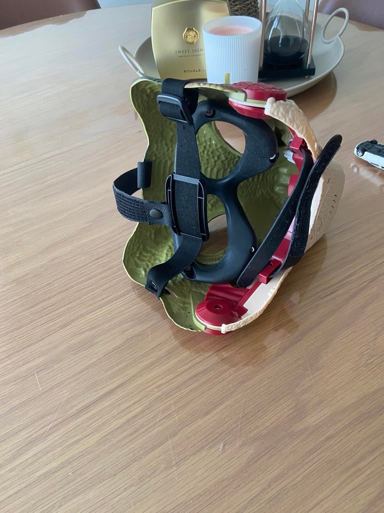 Dino masker, Ophalen, Zo goed als nieuw