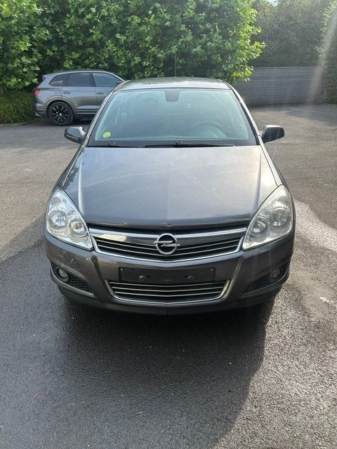 Opel astra benzine gekeurd met garantie, Auto's, Opel, Voorwielaandrijving, Stof, Zwart, 4 cilinders
