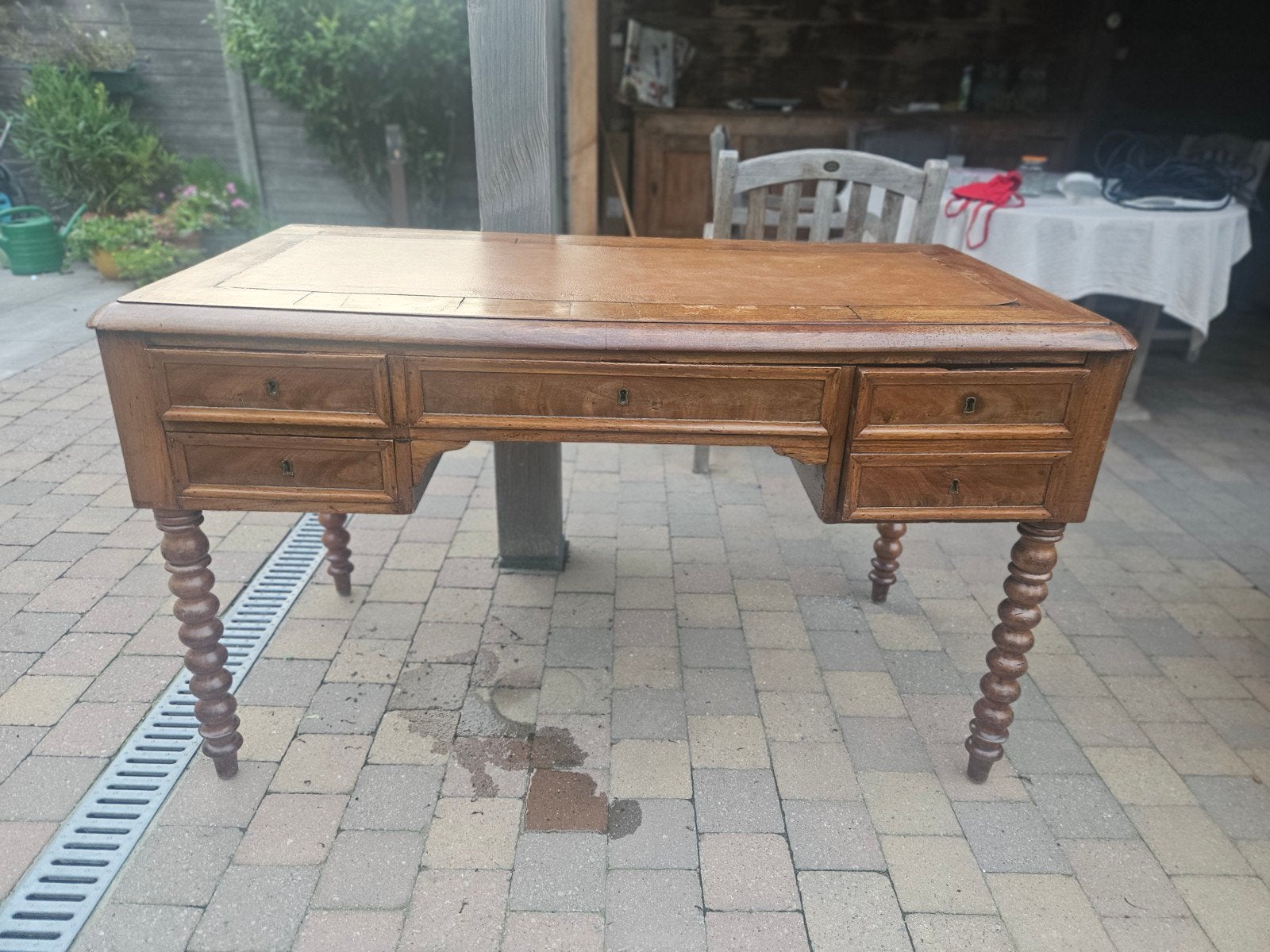 Antieke bureau, Enlèvement
