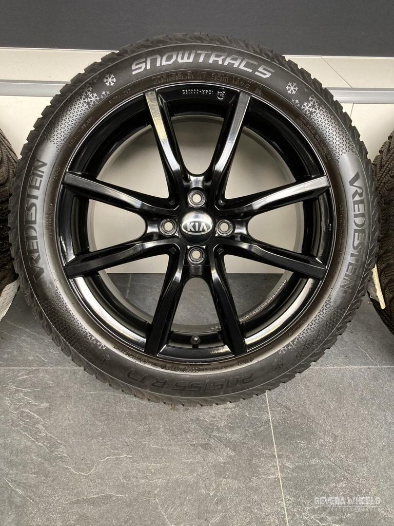 17” Kia Stonic sport velgen + winterbanden 4x100 205/55/17, Auto-onderdelen, Gebruikt, -, -, Banden en Velgen