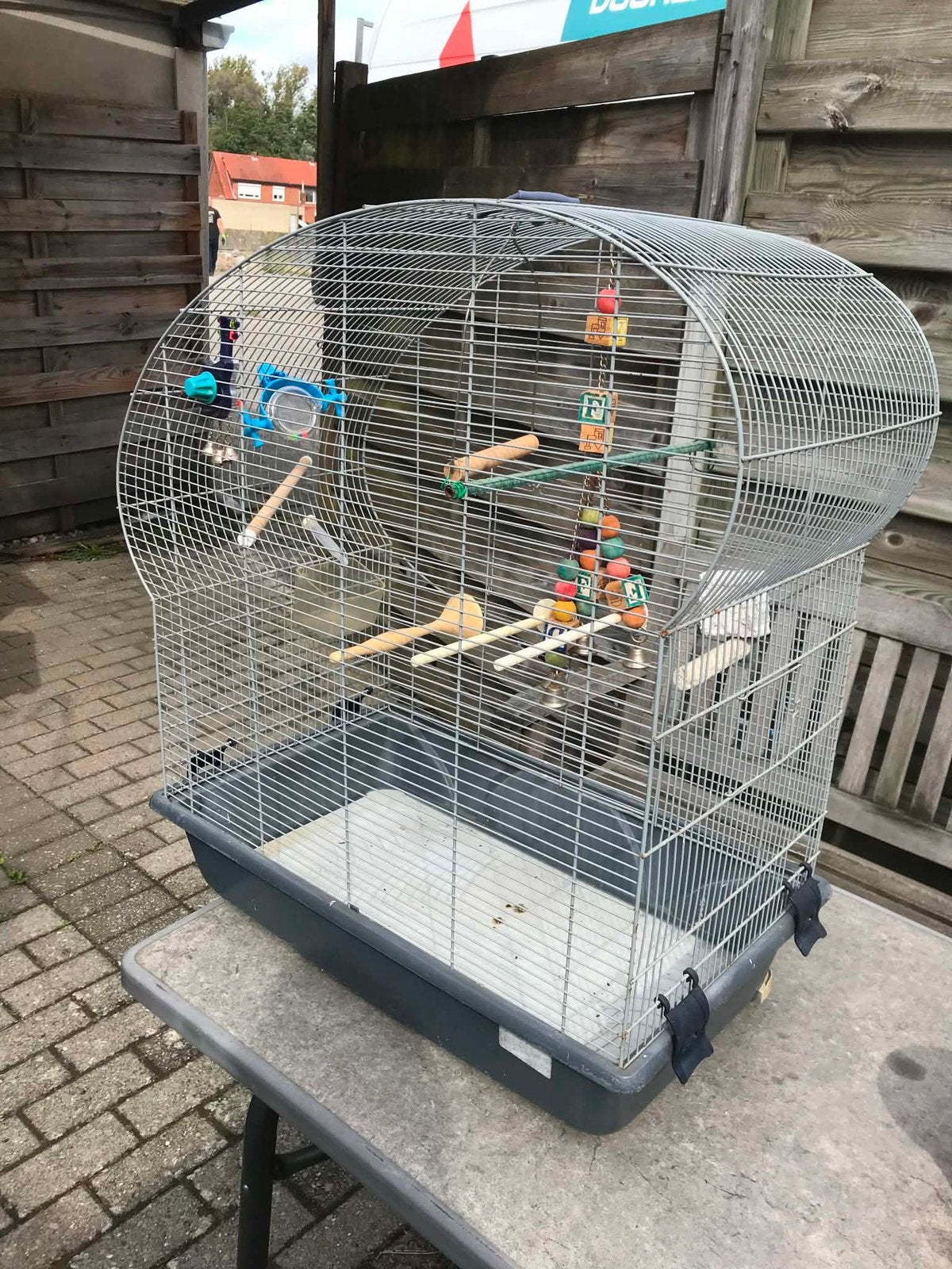 Vogels kooi, Ophalen, Zo goed als nieuw