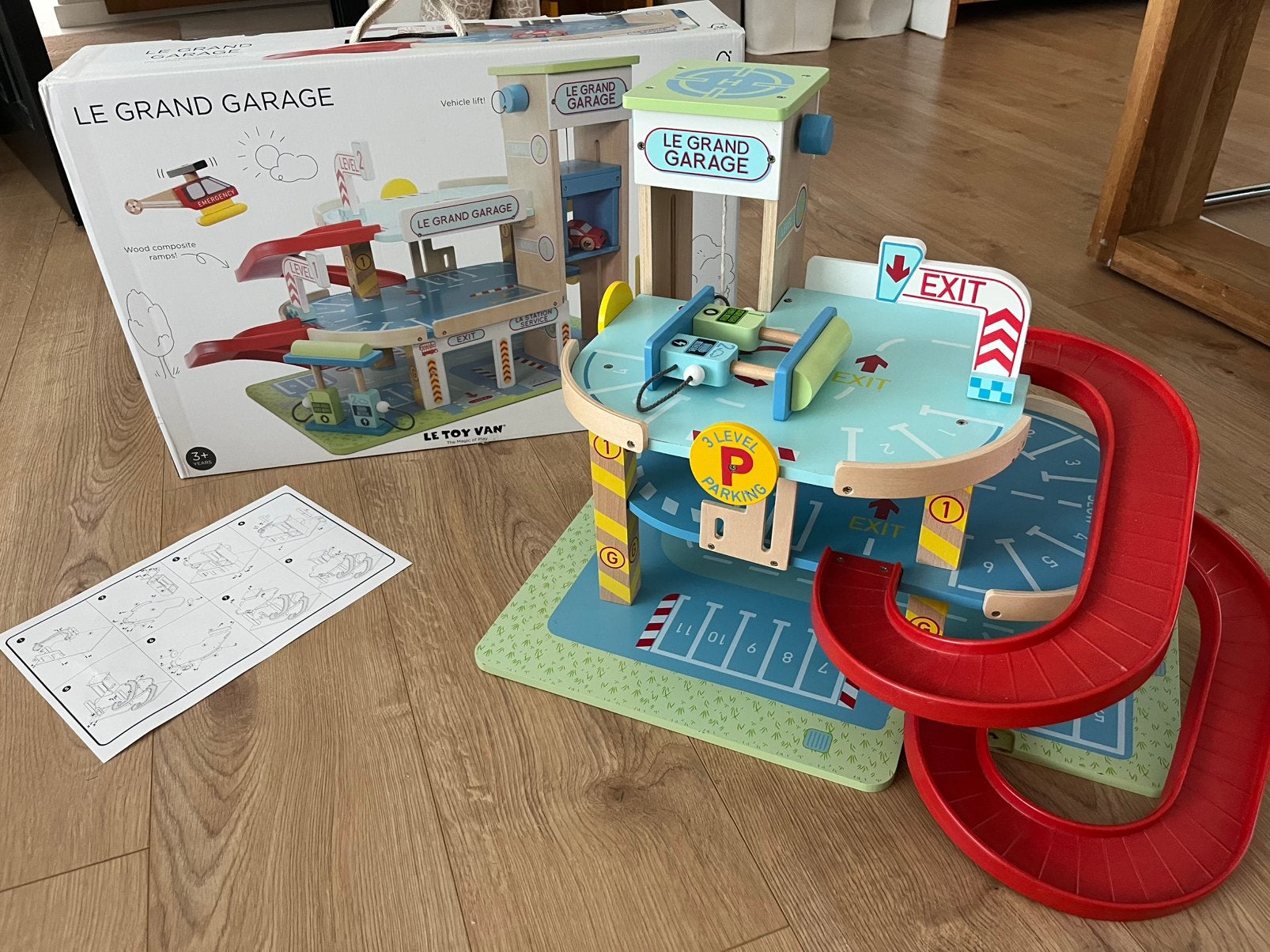 Houten speelgarage Le Toy Van, Kinderen en Baby's, Ophalen, Zo goed als nieuw