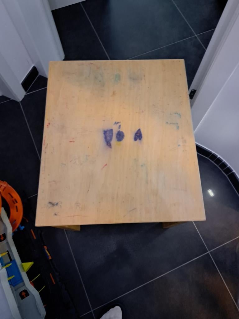Kindertafel met 2 stoelen, Kinderen en Baby's, Kinderkamer | Tafels en Stoelen, Ophalen, Gebruikt, Tafel(s) en Stoel(en)