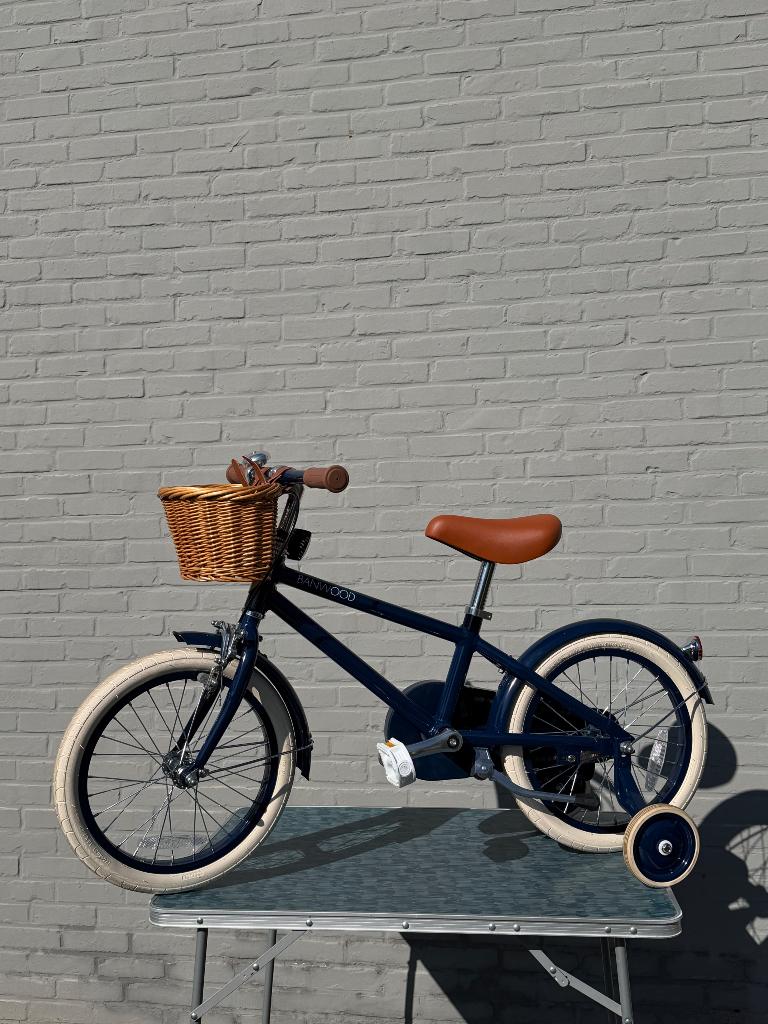 Banwood Fiets Classic 16" met pedalen in navy, Fietsen en Brommers, Ophalen, Zo goed als nieuw, Zijwieltjes
