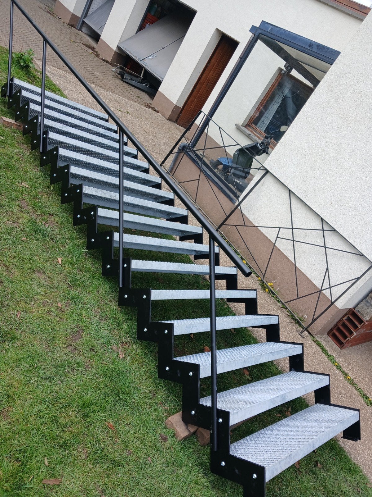 trap trappen ijzer metal gegalvaniseerd e bordes, Doe-het-zelf en Bouw, Ladders en Trappen, Ophalen of Verzenden, Trap