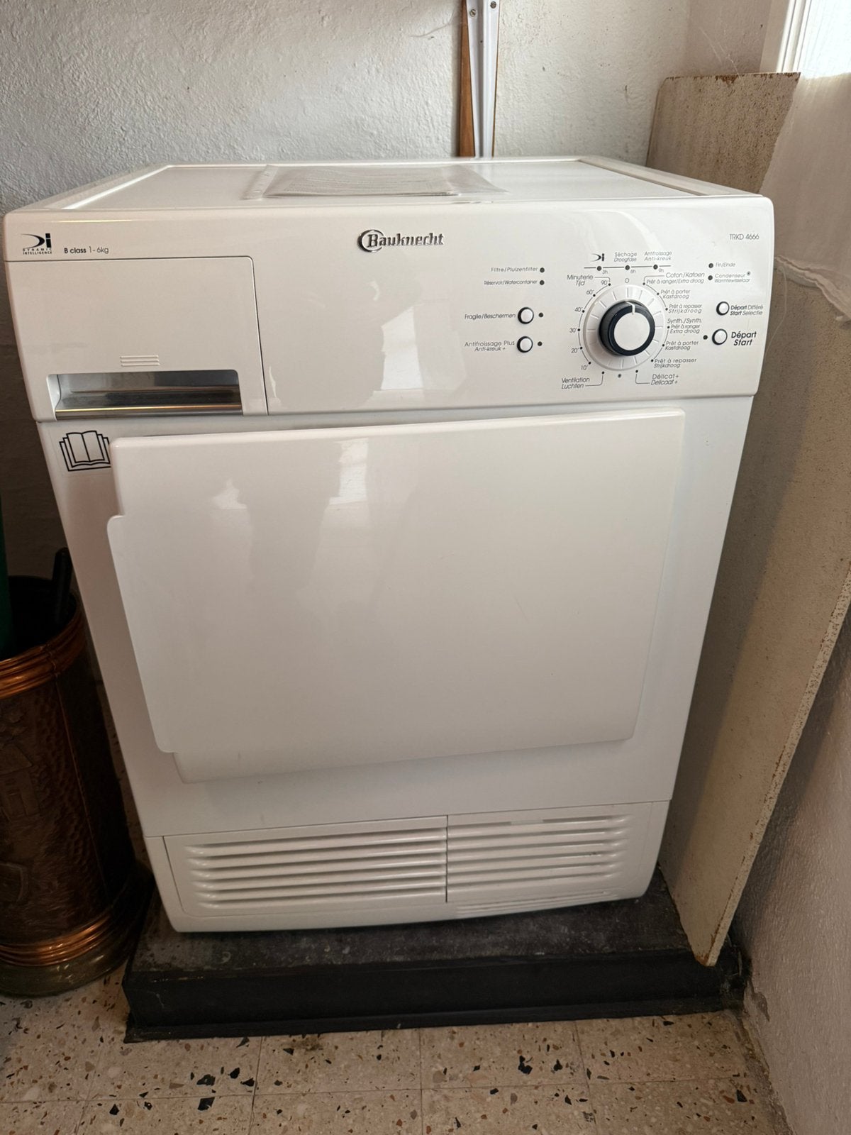 Bauknecht TRKD 4666 condensatie droogkast met bak, Ophalen