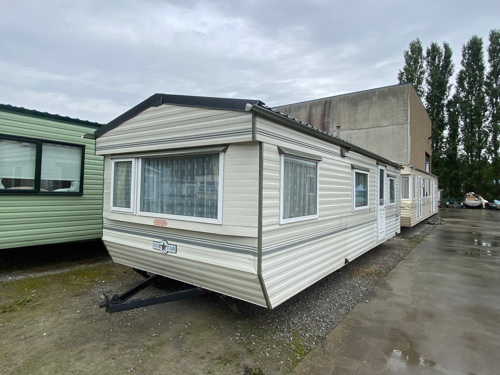 Kleine stacaravan delta nordstar dg en trula 8m50