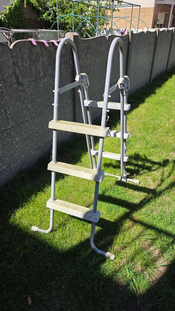 Ladder voor zwembad, Ophalen, Ladder
