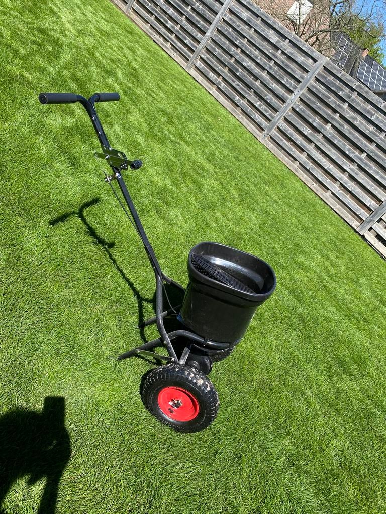 Strooiwagen, Tuin en Terras, Ophalen, Zo goed als nieuw