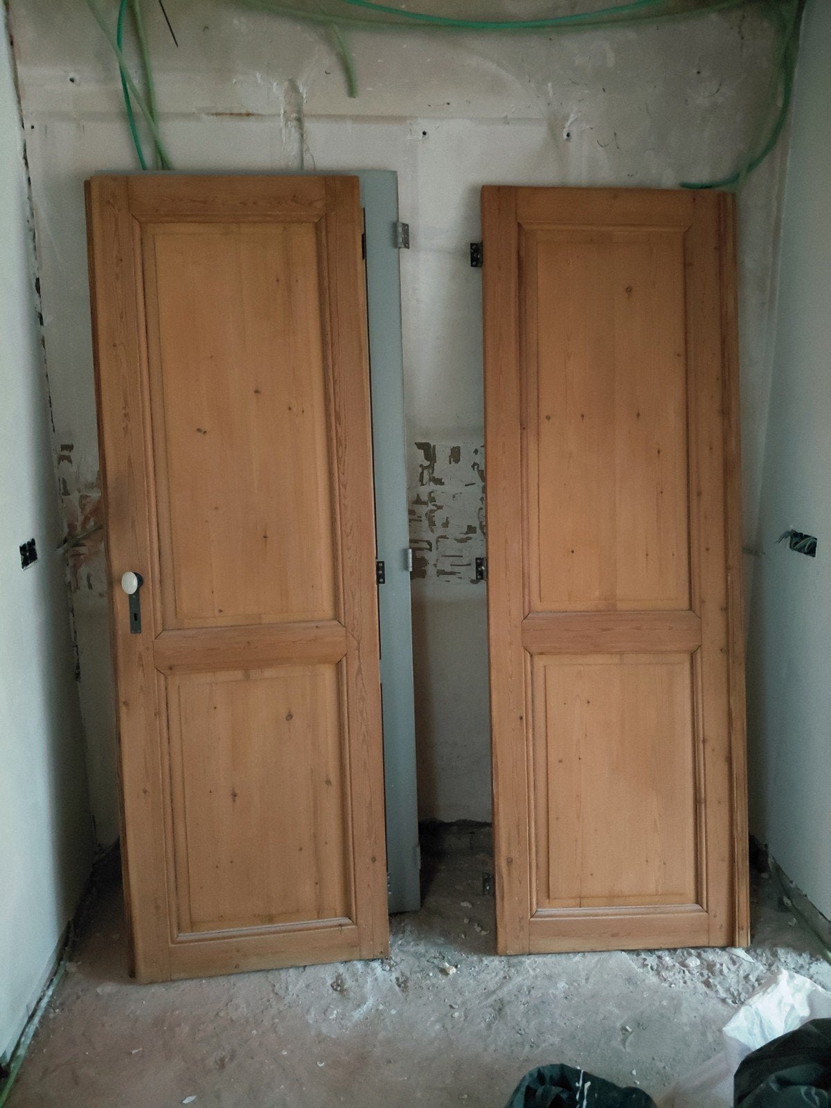 Dubbele klassieke houten deur, Ophalen