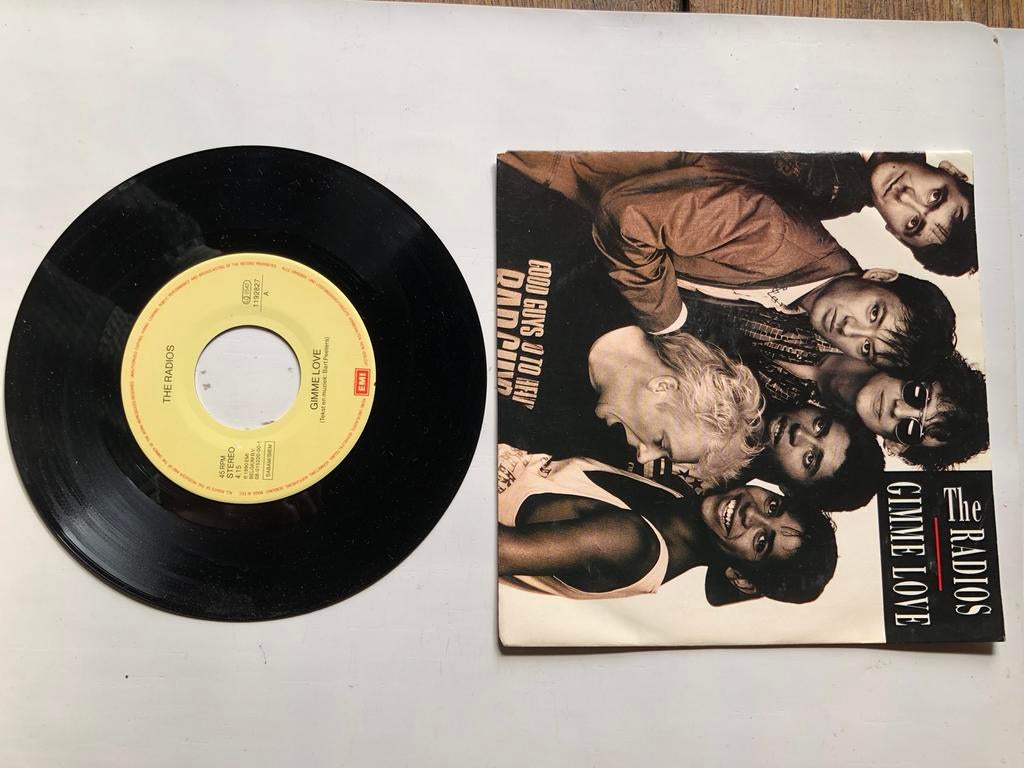 The Radios: gimme love ( belpop), Verzenden, Zo goed als nieuw