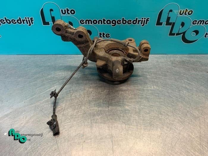 Fusee links-voor van een Renault Kangoo (Kangoo 2 08-), Gebruikt, -, Renault, -