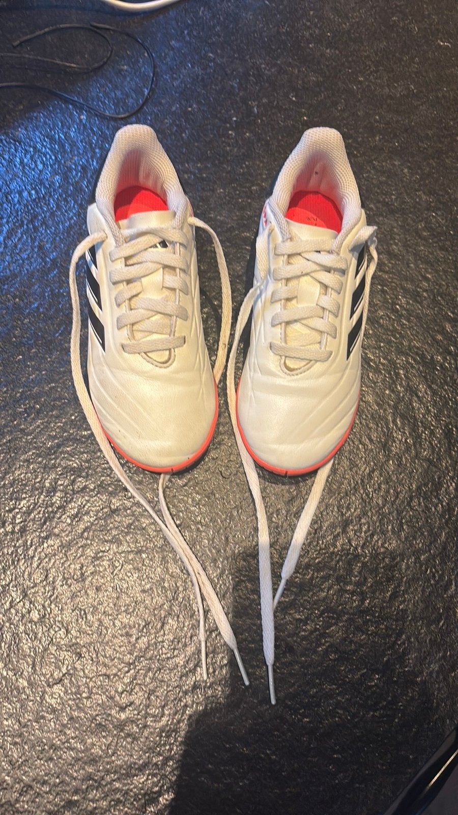 Zaalvoetbal schoenen adidas maat 31, Enlèvement, Comme neuf, Chaussures, Adidas