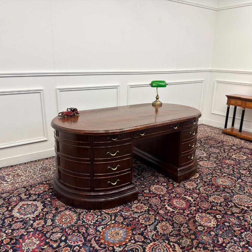 Groot Klassiek Engels Ovaal Bureau, Ophalen