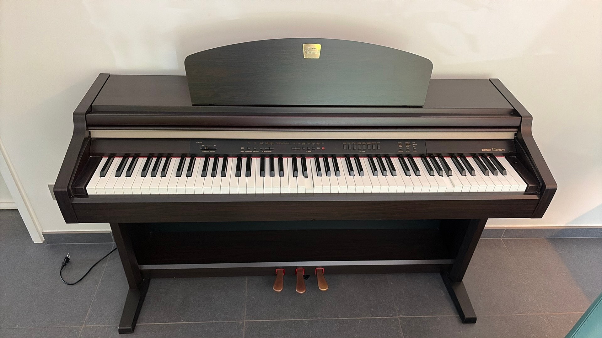 Yamaha Clavinova met enkele haperende toetsen, Musique & Instruments, Pianos, Utilisé, Piano, Brun, Digital, Enlèvement