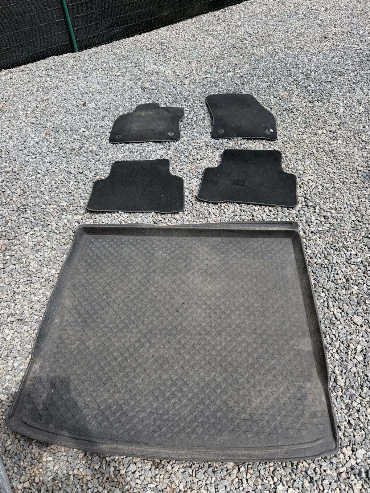 Tapis VW Touran (2016-2026), Enlèvement, Comme neuf