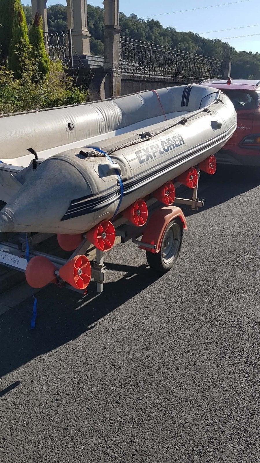 Bateau zodiac bombard plus remorque, Enlèvement, Bombard
