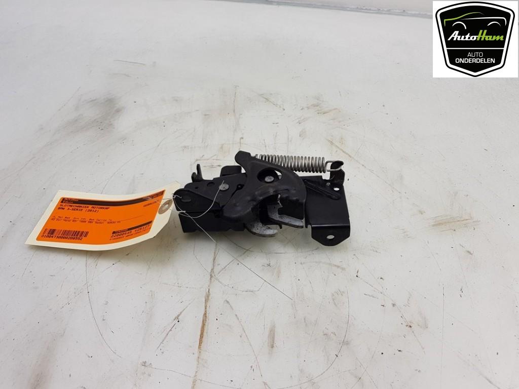 MOTORKAP SLOT BMW 3 serie (F30) (01-2011/10-2018), Gebruikt, BMW