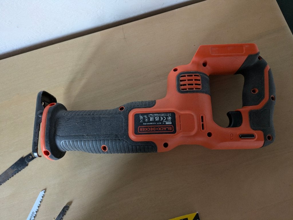 Black+Decker BDCR18N-XJ reciprozaag/takkenzaag zonder accu, Ophalen, Black & Decker, Zo goed als nieuw, 30 tot 70 mm