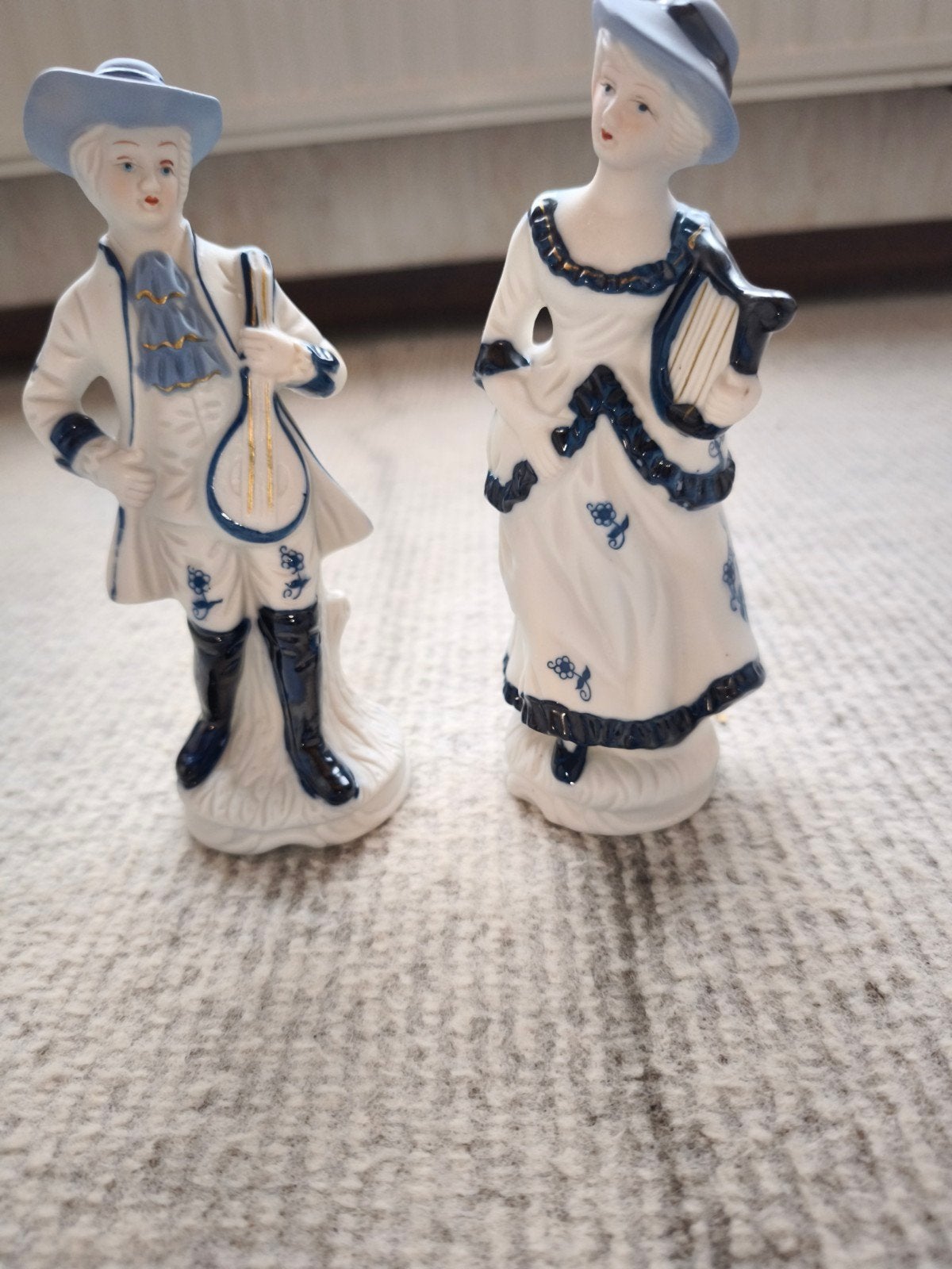 Vintage oud Frans wit en blauw porseleinen beeldje Petit Mar, Ophalen