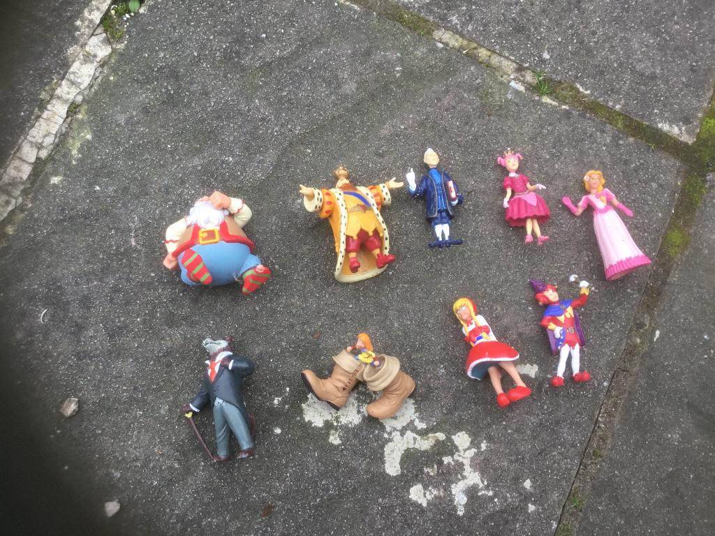 Efteling poppetjes, Ophalen