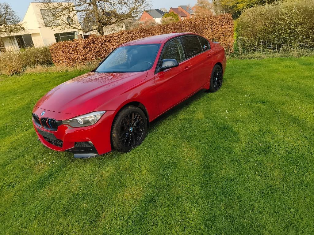 BMW F30 Sport met M packet en nieuwe distributie, Autos, BMW, Particulier, Série 3, Attache-remorque, Diesel, Euro 5, Berline