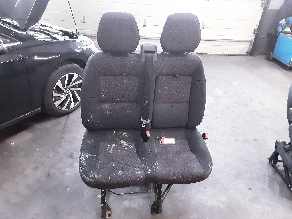SIEGE AVANT DROIT ( PASSAGER ) Peugeot Boxer (U9), Mevr. I. Hauben, Utilisé, Rue de l'Espoir 34 34
4030  GRIVEGNÉE, BE, Info@Collignon.be