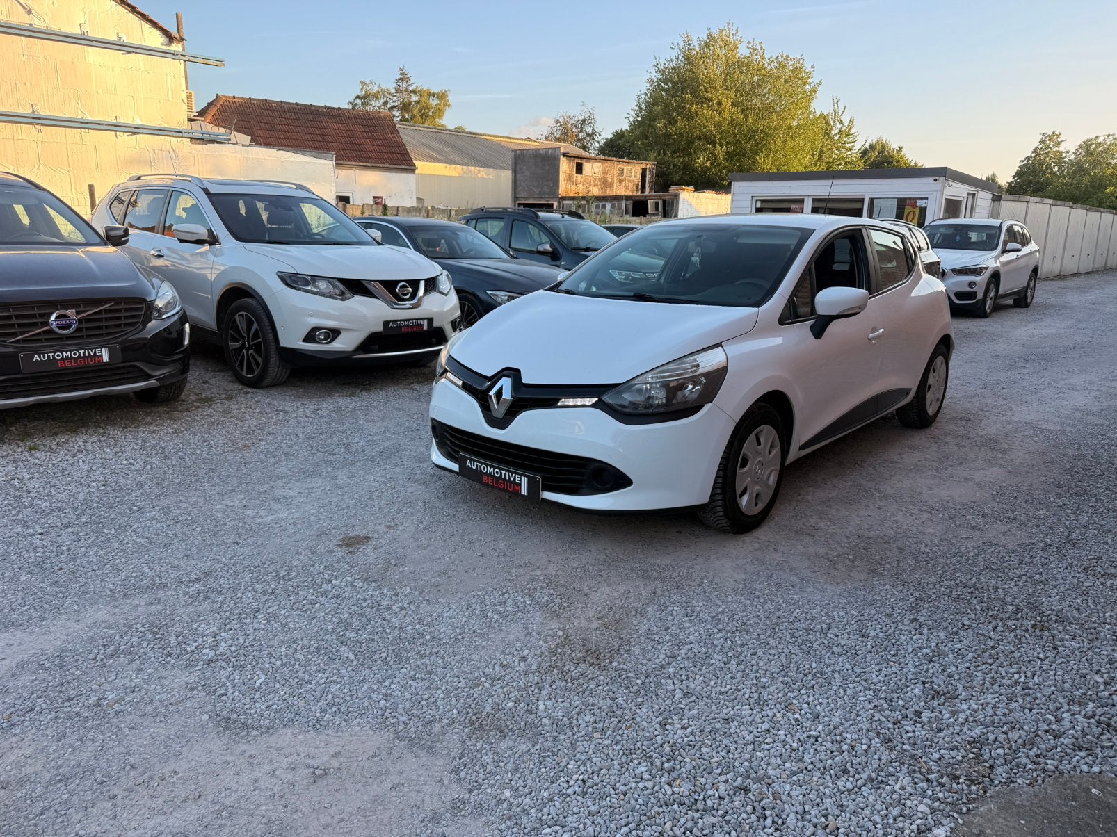 Renault Clio 12/2015 Benzine Euro 6b, Auto's, Stof, 1198 cc, Wit, Bedrijf