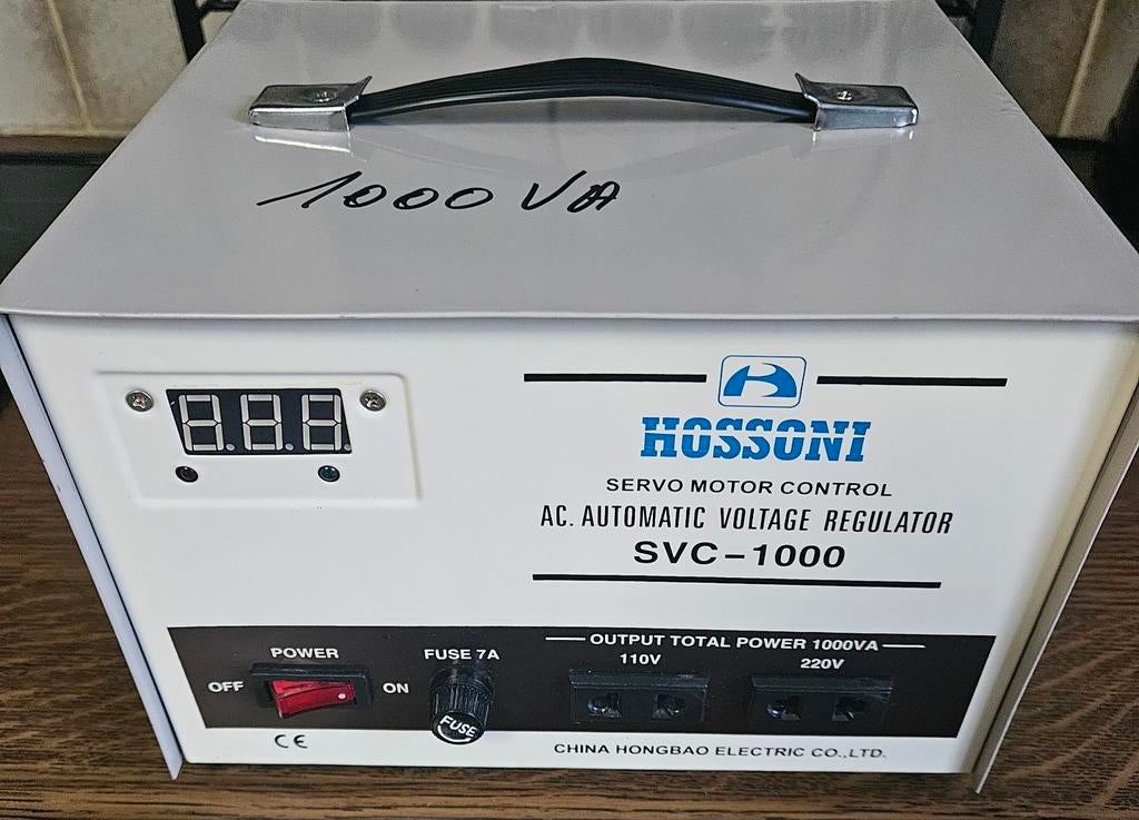 Régulateur de tension transfo 220v 110v, Bricolage & Construction, Enlèvement, Comme neuf, Autres types