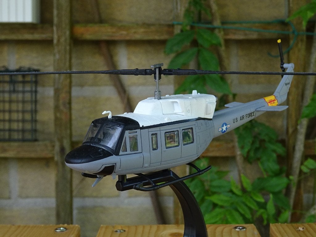 Bell UH-1N Huey Helicopter U.S. Airforce, Verzamelen, Ophalen of Verzenden, Zo goed als nieuw, Schaalmodel