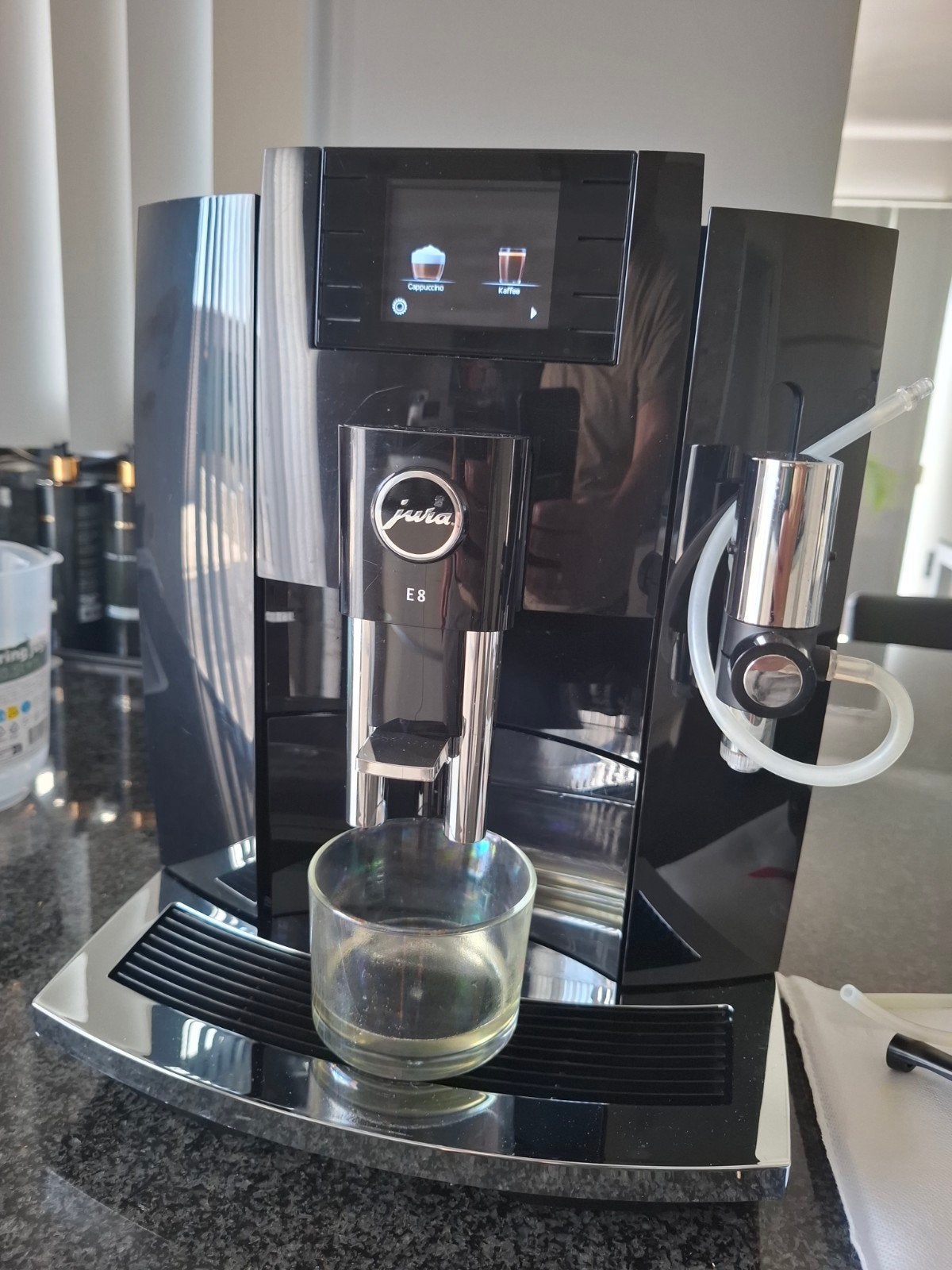 Juta E8 met smart connect, Electroménager, Cafetières, Enlèvement, Cafetière