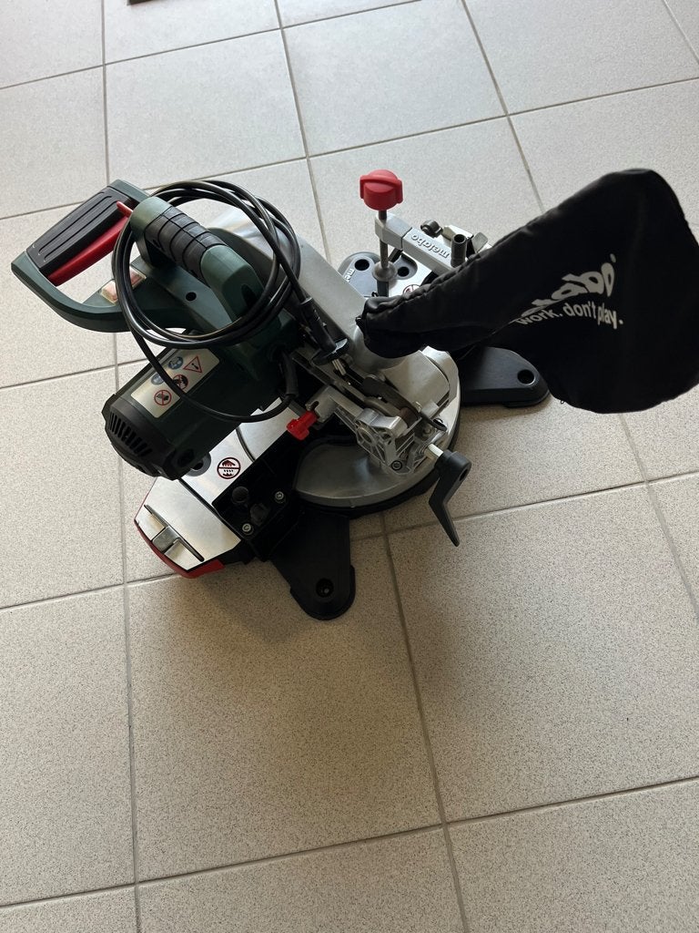 Verstekzaag METABO, Doe-het-zelf en Bouw, Ophalen, Zo goed als nieuw, Afkortzaag, Metabo