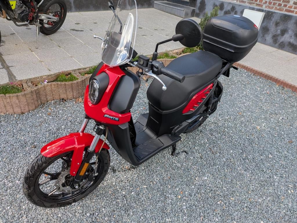 E-SCOOTER Fantic Issimo city, B-klasse 50cc, Fantic, Comme neuf, Enlèvement