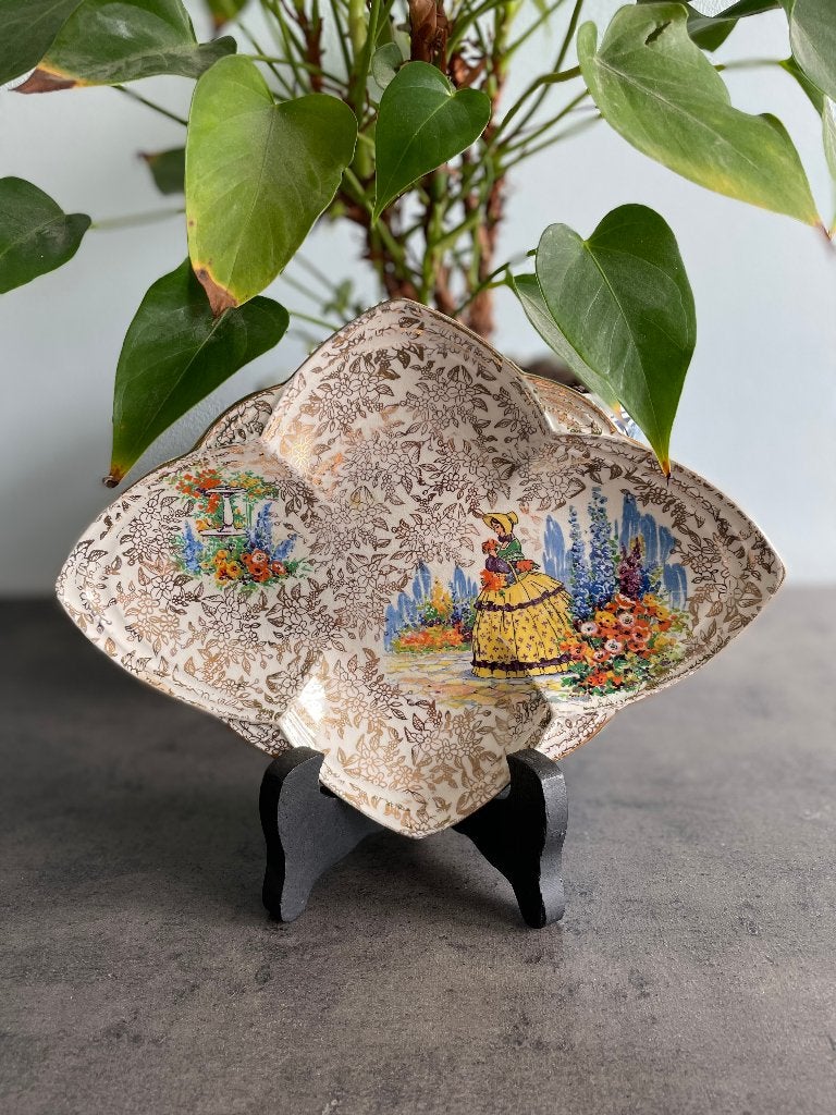 Plat vintage en porcelaine à 4 lobes, Enlèvement