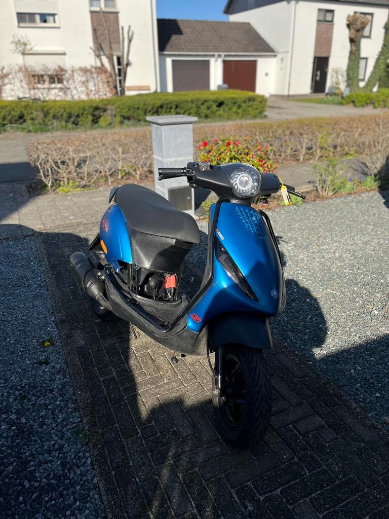 Piaggio zip 70cc 250km A klasse, Ophalen, Tweetakt, Klasse A (25 km/u), Zo goed als nieuw