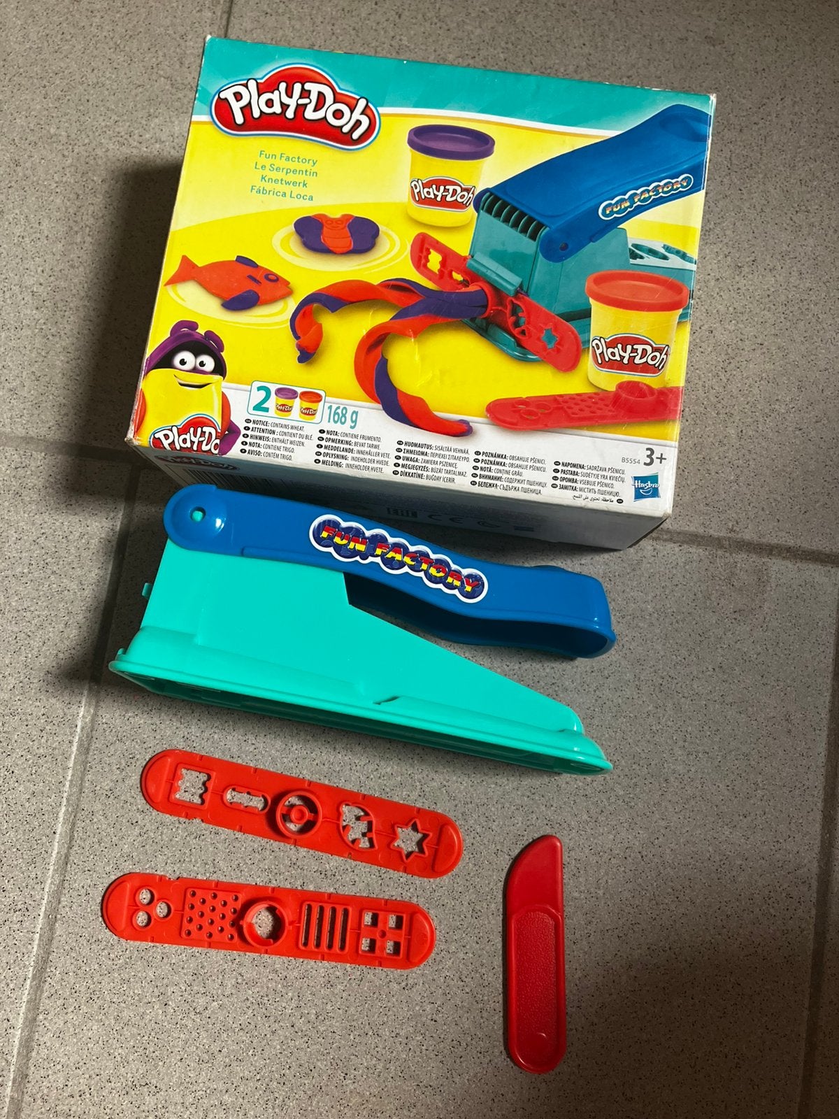 Play-doh speelset klei fun factory, Ophalen of Verzenden, Zo goed als nieuw