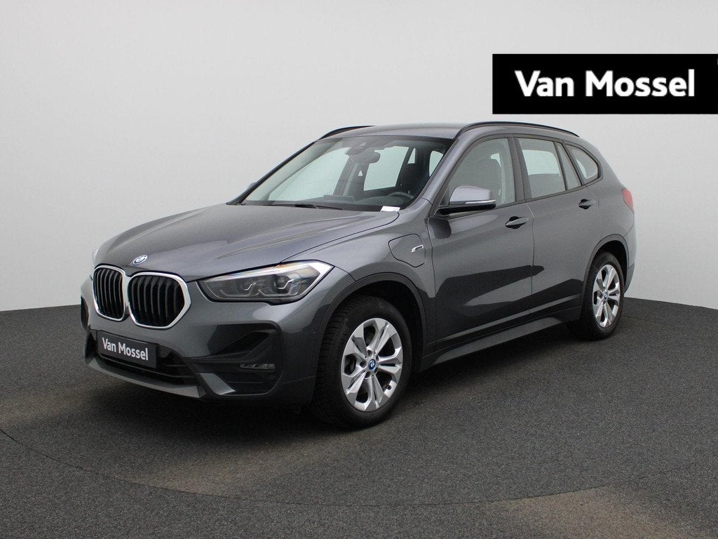 BMW X1 xDrive25e (162 kW) (automatique), Argent ou Gris, 750 kg, Entreprise, Noir